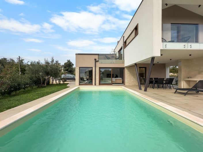 Image No.2-2 Bed Property for sale