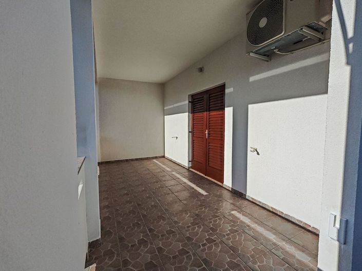 Image No.12-6 Bed Property for sale