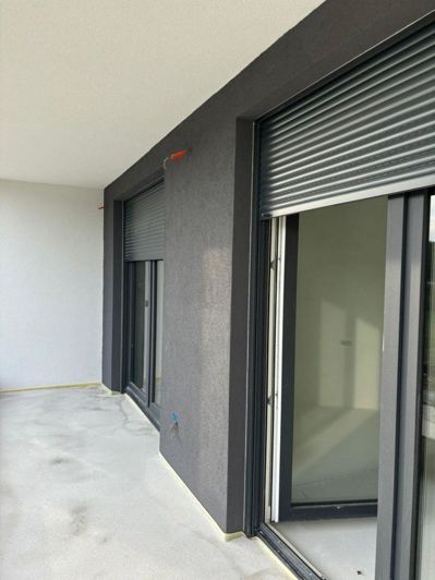 Image No.10-3 Bed Property for sale