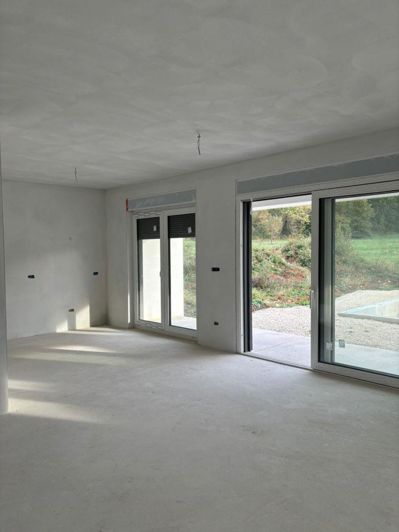 Image No.14-3 Bed Property for sale