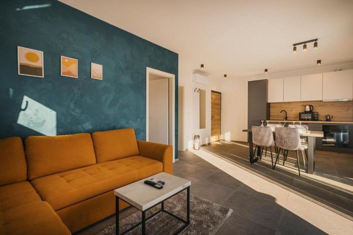 Image No.18-5 Bed Property for sale