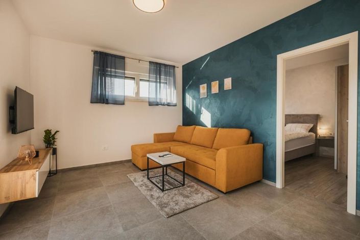 Image No.19-5 Bed Property for sale