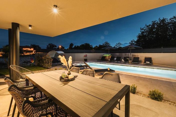 Image No.7-5 Bed Property for sale