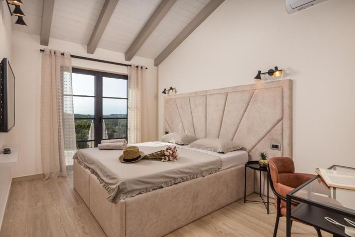 Image No.13-4 Bed Property for sale