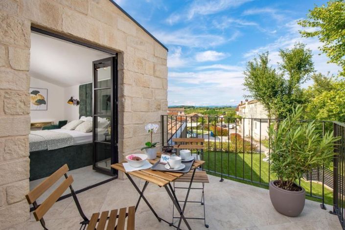 Image No.18-4 Bed Property for sale