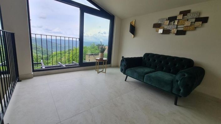 Image No.22-4 Bed Property for sale