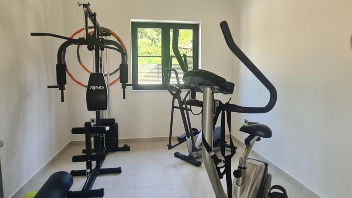 Image No.24-4 Bed Property for sale