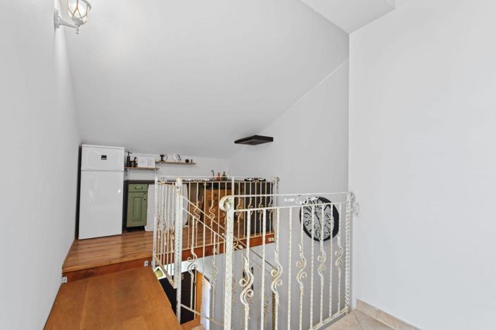 Image No.20-3 Bed Property for sale