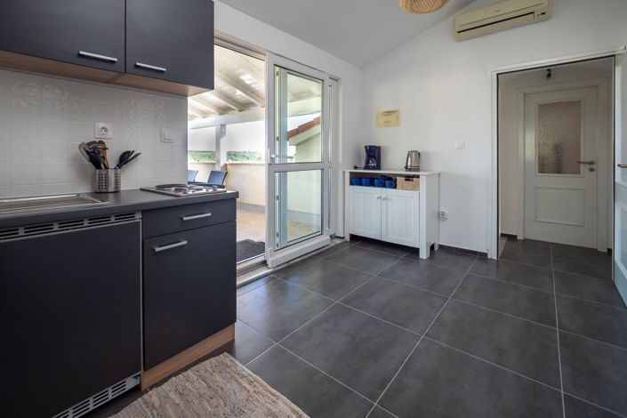 Image No.14-7 Bed Property for sale