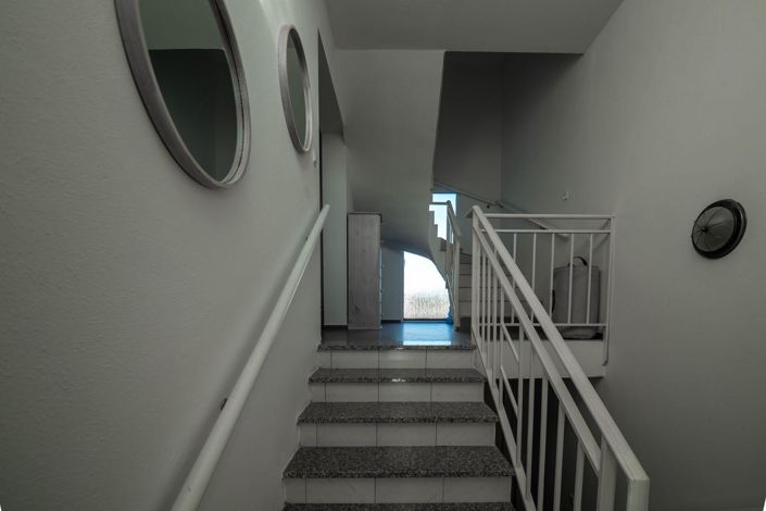 Image No.17-7 Bed Property for sale