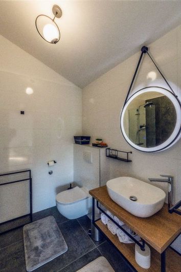 Image No.25-4 Bed Property for sale