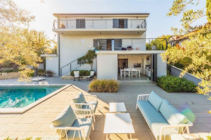 Image No.5-4 Bed Property for sale