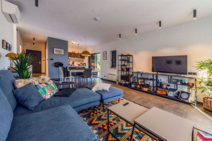 Image No.9-4 Bed Property for sale