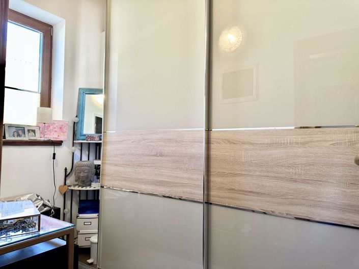 Image No.24-3 Bed Property for sale