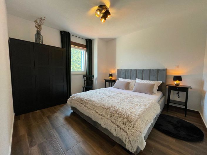 Image No.14-4 Bed Property for sale