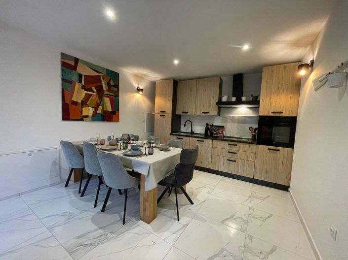 Image No.18-4 Bed Property for sale