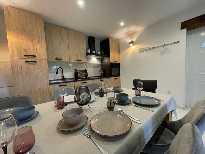 Image No.19-4 Bed Property for sale