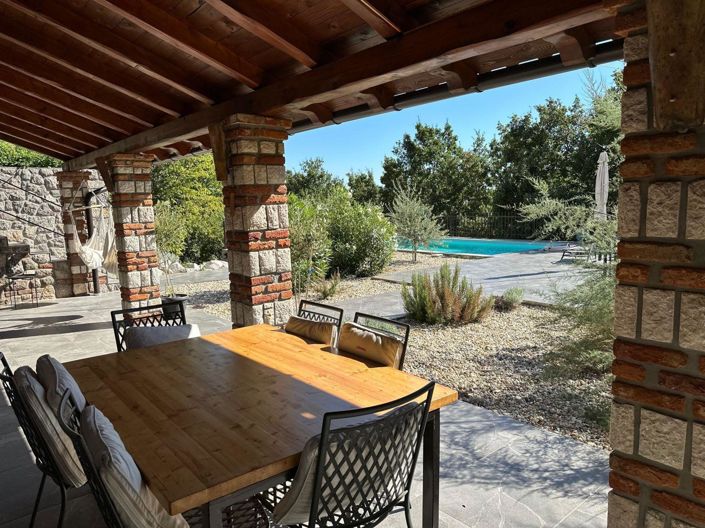 Image No.4-4 Bed Property for sale