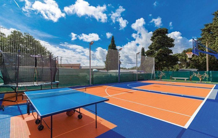 Image No.13-10 Bed Property for sale