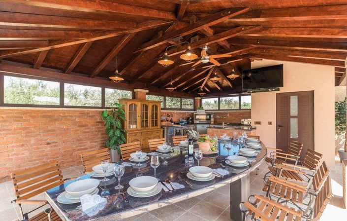 Image No.25-10 Bed Property for sale