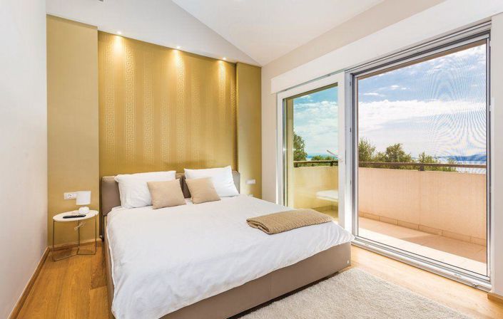 Image No.16-4 Bed Property for sale