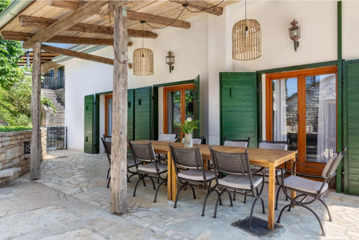 Image No.13-4 Bed Property for sale