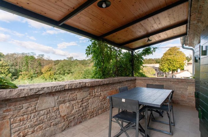 Image No.15-4 Bed Property for sale