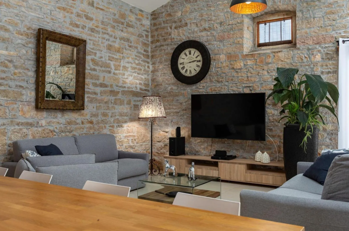 Image No.18-4 Bed Property for sale