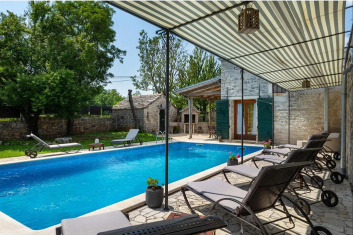 Image No.8-4 Bed Property for sale