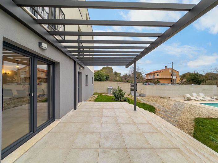 Image No.10-4 Bed Property for sale