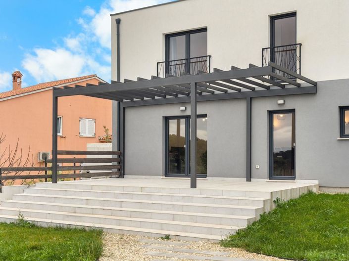 Image No.4-4 Bed Property for sale