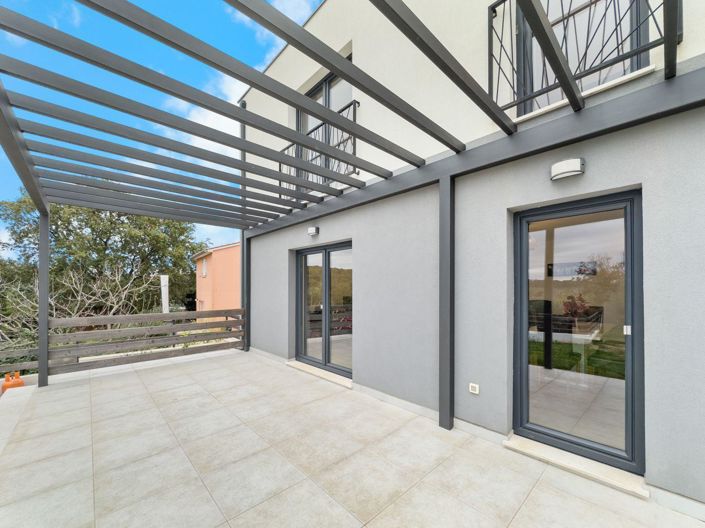 Image No.8-4 Bed Property for sale