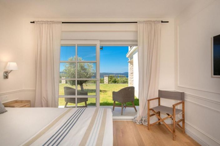 Image No.15-4 Bed Property for sale