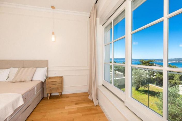 Image No.16-4 Bed Property for sale