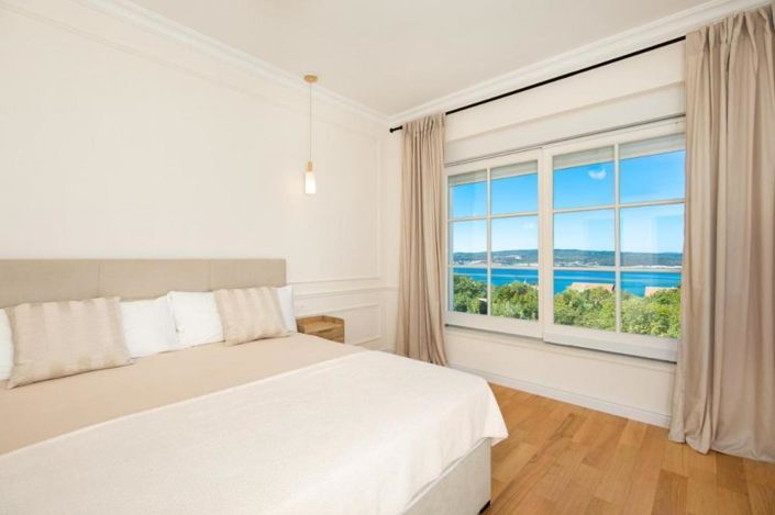 Image No.17-4 Bed Property for sale