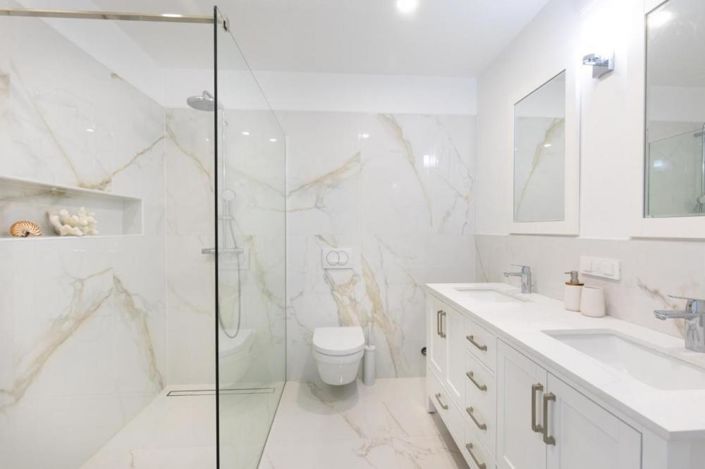 Image No.18-4 Bed Property for sale