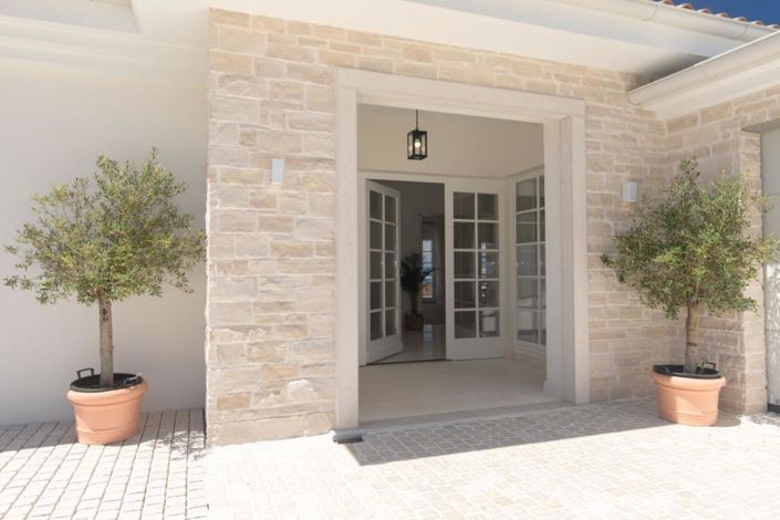 Image No.7-4 Bed Property for sale