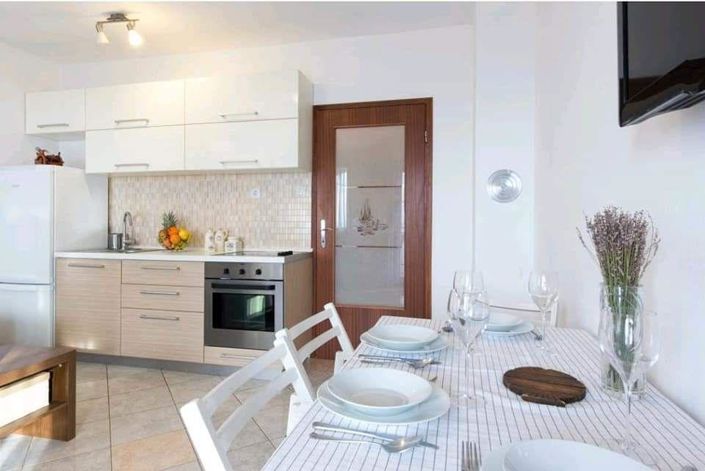 Image No.8-6 Bed Property for sale