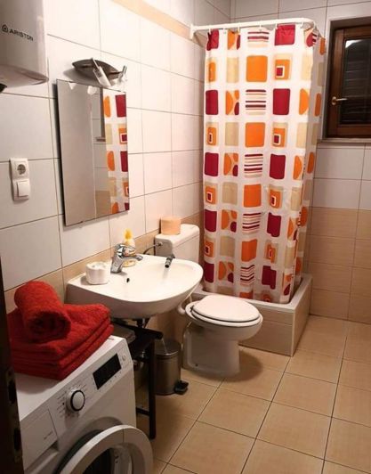 Image No.9-6 Bed Property for sale