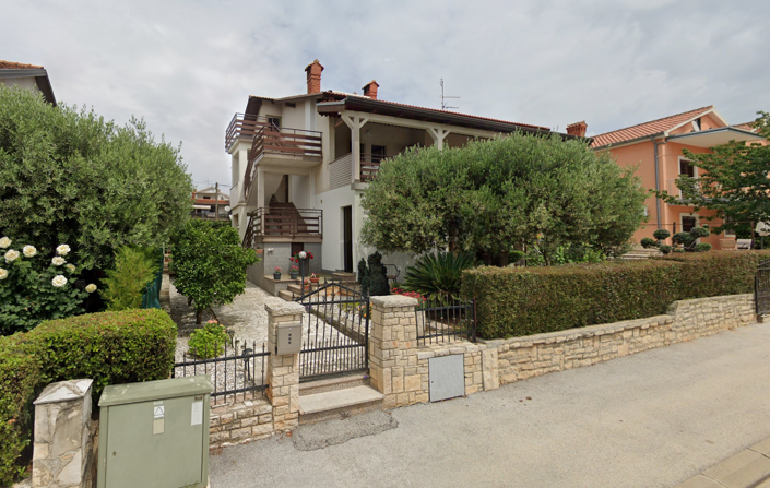 Image No.1-8 Bed Property for sale