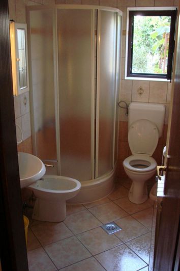 Image No.15-8 Bed Property for sale