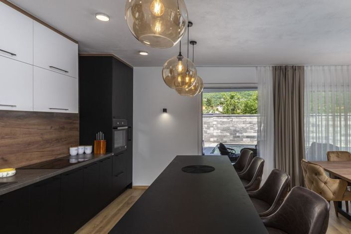 Image No.11-3 Bed Property for sale