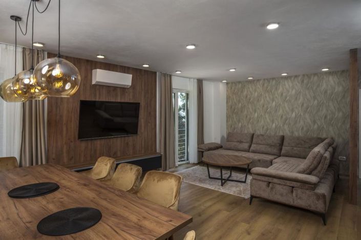 Image No.9-3 Bed Property for sale