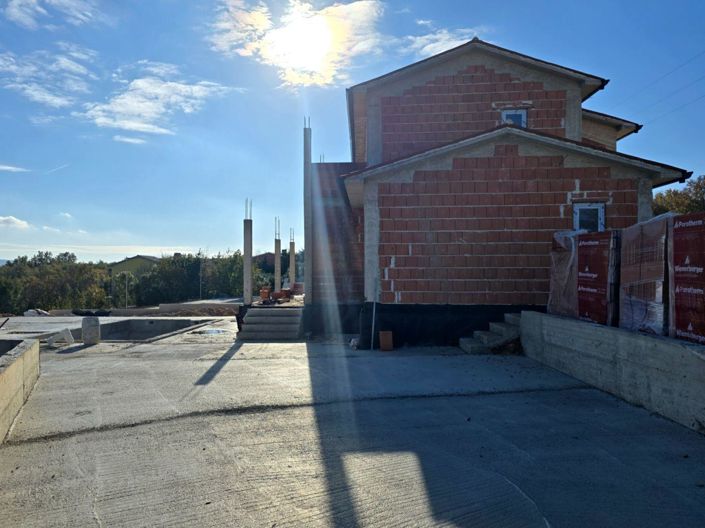 Image No.11-3 Bed Property for sale