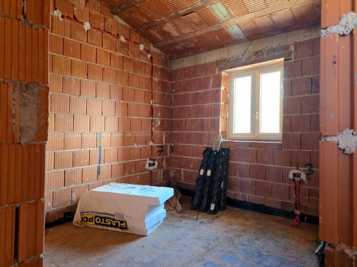 Image No.23-3 Bed Property for sale