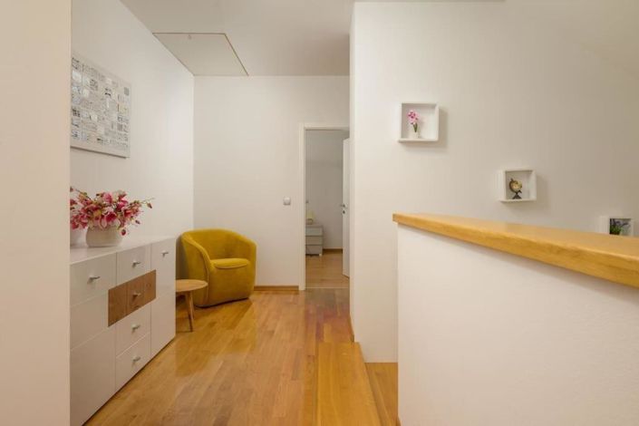 Image No.15-5 Bed Property for sale