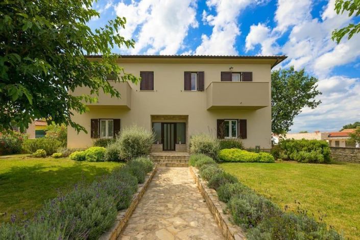 Image No.4-5 Bed Property for sale