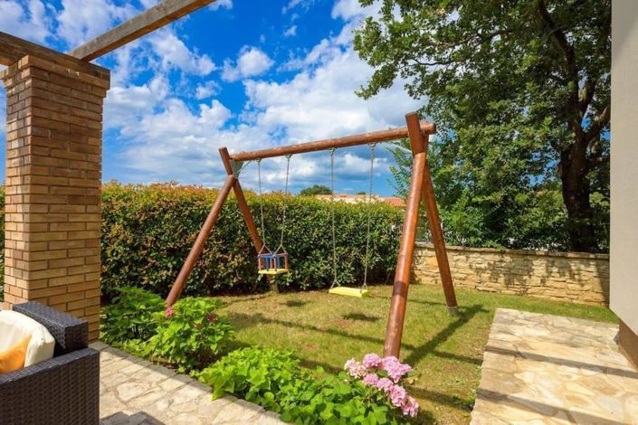 Image No.5-5 Bed Property for sale