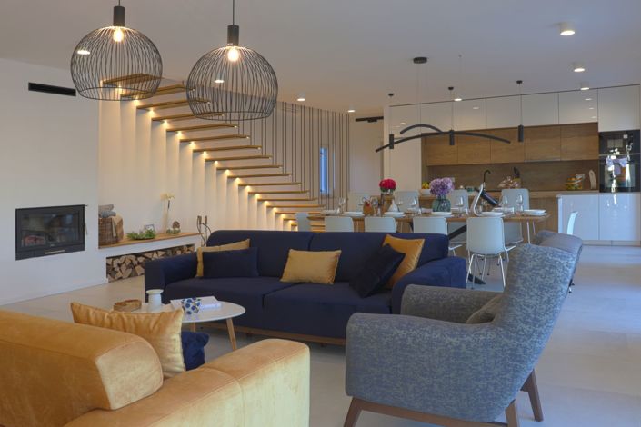 Image No.15-4 Bed Property for sale