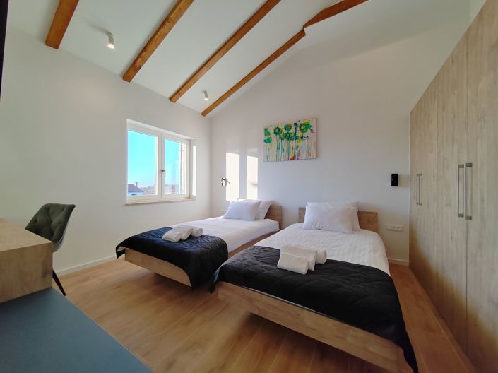 Image No.22-4 Bed Property for sale